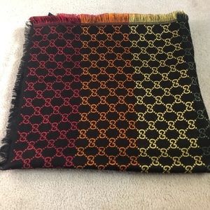 Cruise 2019 rainbow jacquard shawl 🌈